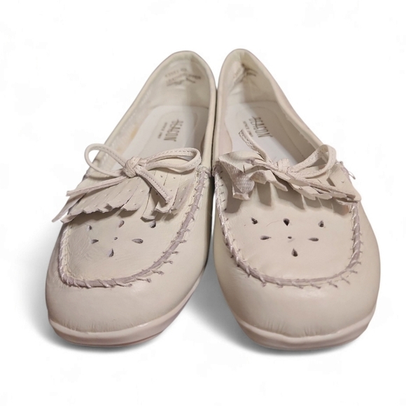 Beacon White Leather Slip On loafer Sz7 Fisherman Aesthetic Preppy Coastal Cool - Picture 7 of 9